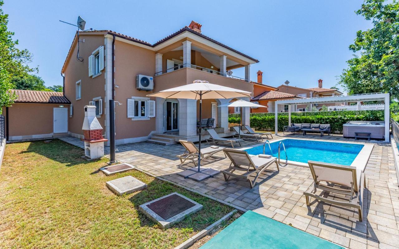 Lotus Villas Resort Пула Екстер'єр фото